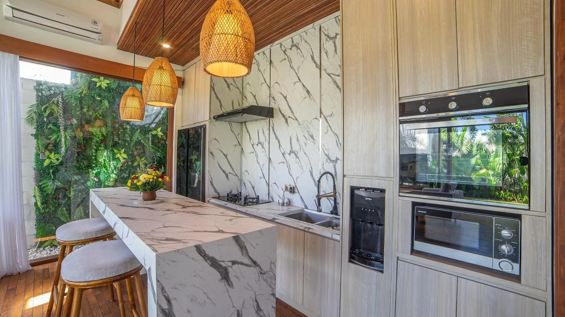 Kmana Villas Seminyak By Rh Management Indonesia