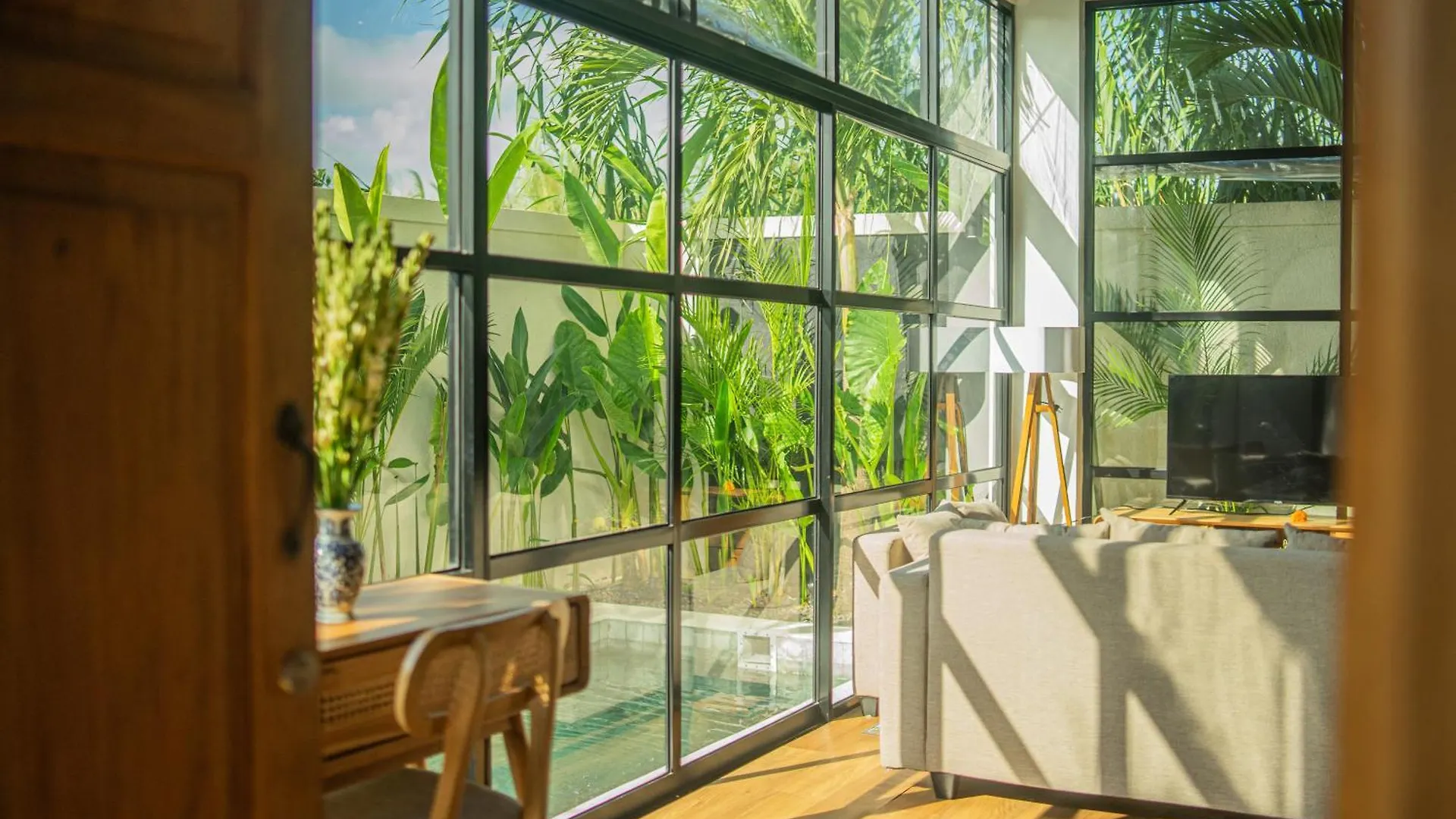 Kmana Villas Seminyak By Rh Management Indonesia