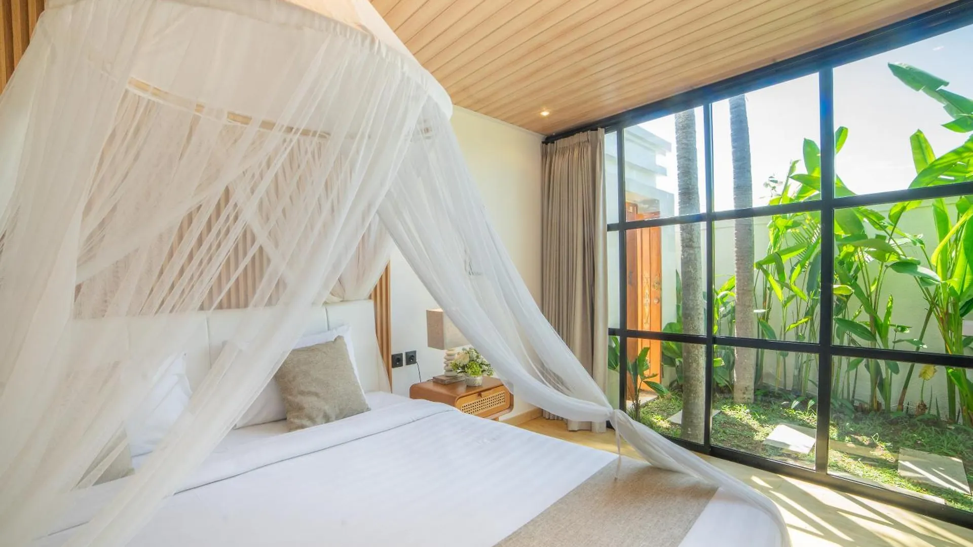 Kmana Villas Seminyak By Rh Management