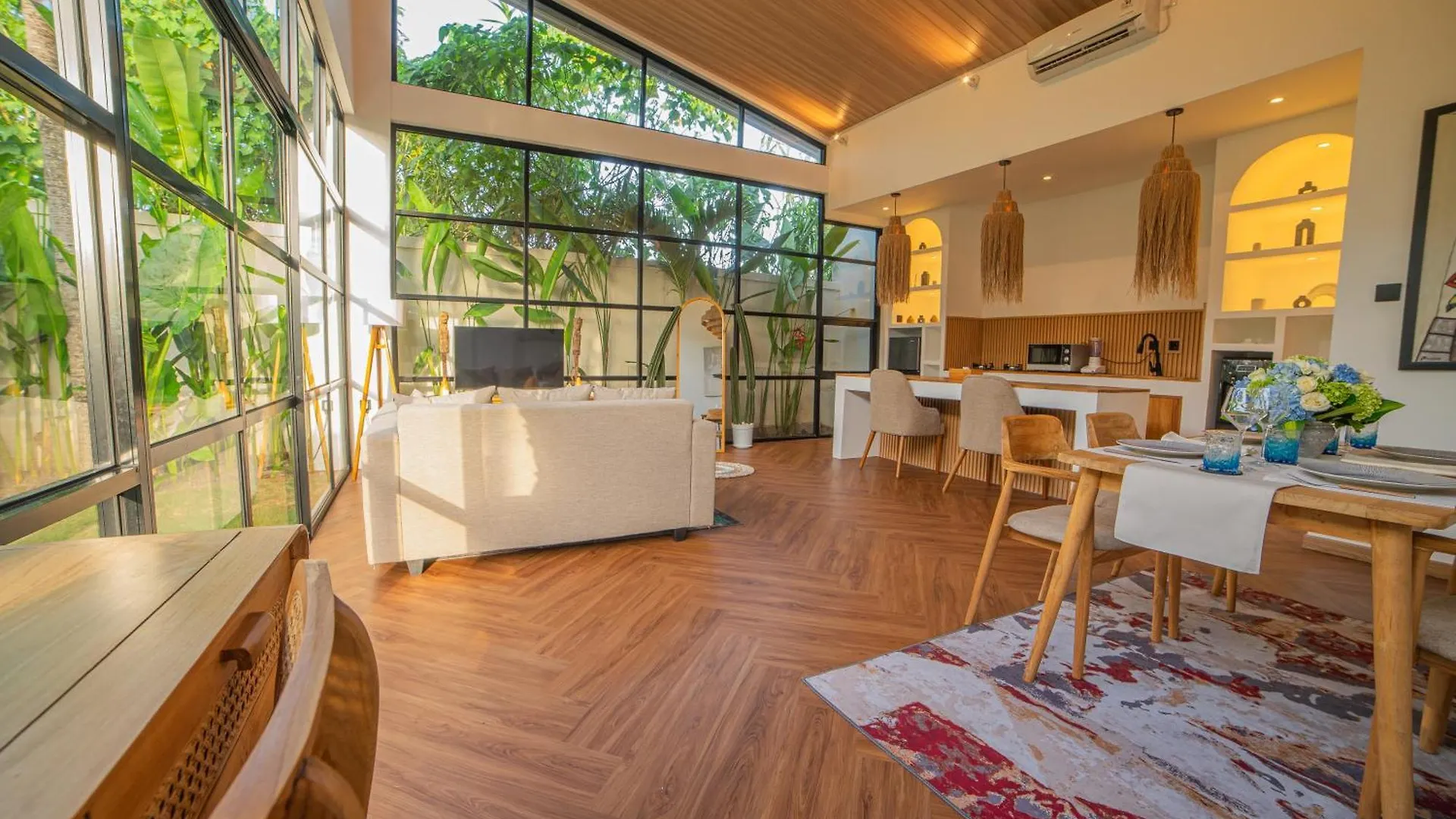 Kmana Villas Seminyak By Rh Management Indonesia